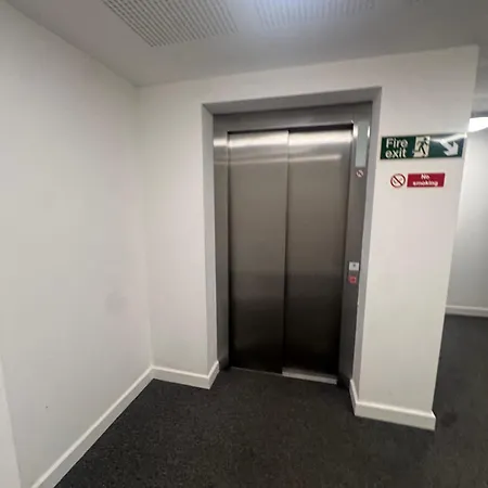 Ideally Located Didsbury Chorlton Gated Parking - Pass The Keys