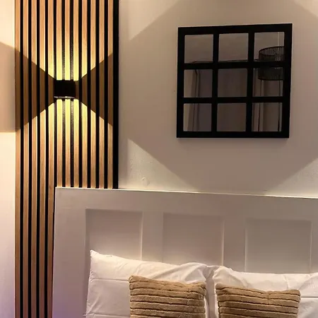 Dakota Sioux Center Shudehill Station Apartment *