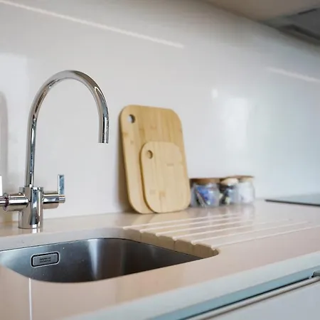 Apartman Stylish And Spacious 2 Bedroom 2 Bathroom *