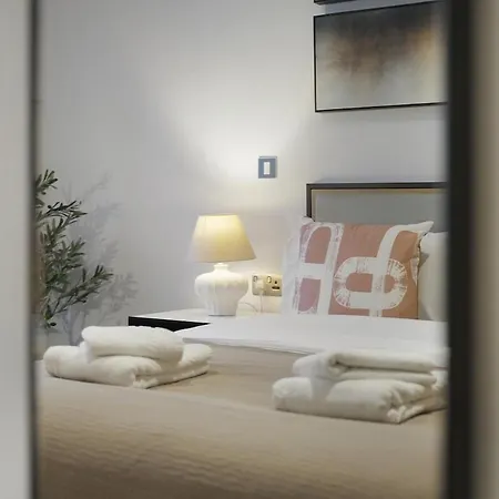 Tranquil And Modern One Bedroom