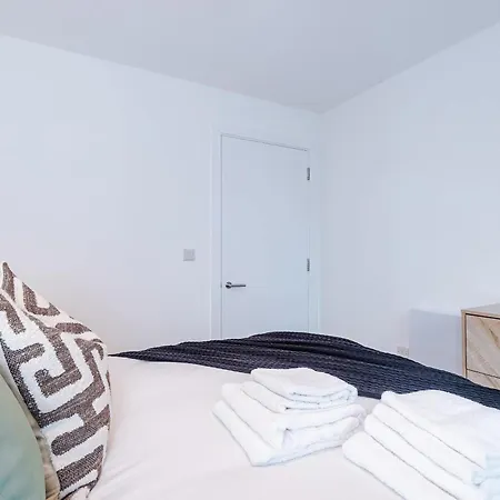 Modern 2br W Secure Parking Salford Apartamento Manchester