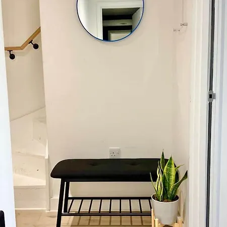 3 Bedroom Penthouse Roof Garden Parking Canal Lejlighed