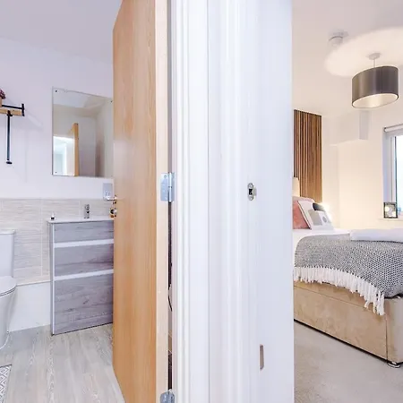 Central, 2 Bedroom, Penthouse Duplex