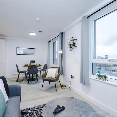 Central, 2 Bedroom, Penthouse Duplex Daire Manchester