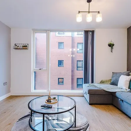 Centre, Central, Pool Table *