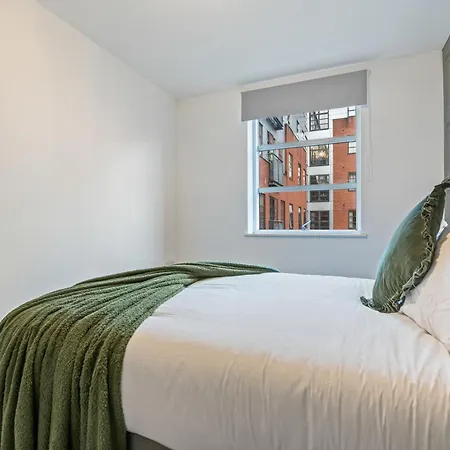 2-bed Apt-sleeps 5-long Stays-oxford St 曼彻斯特