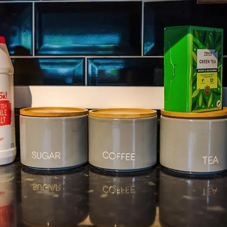 Apartament Stylish Home, Sleeps 7, Pool Table, Free Parking, Free Wi-fi, Full Kitchen, Perfect For Groups