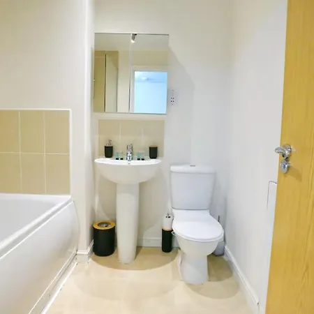 Modern Two-bedroom House Close To Centre Appartamento