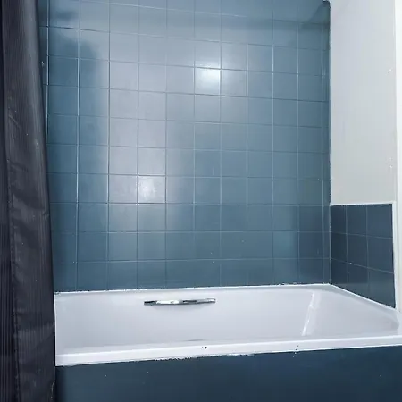 1-bed Flat Hume 5 Min To Mmu & Uom 15 Off Apartmán