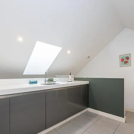 Stylish & Modern 3br - Garden, Parking & Ps5 Apartment Manchester