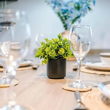 شقة Luxury 2 Bed Close To Coop Etihad And Centre *