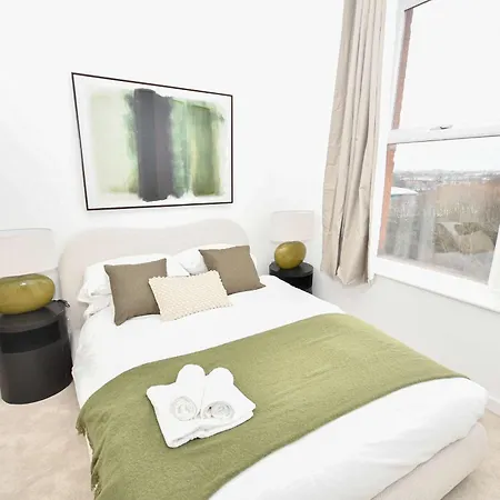 Spacious & Bright 1bed Nr Etihad Stadium * Manchester