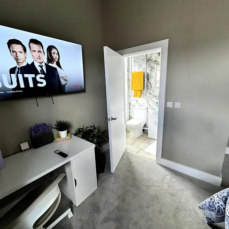 Flat In Manchester, 2 En-suite Beds, Etihad, Coop * Manchester