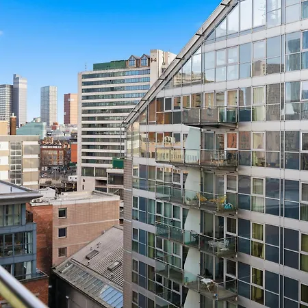 Apartament Centre 1b With Free Private Parking & Balcony Manchester