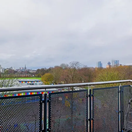 Apartment Center Base Spacious With Secure Parking