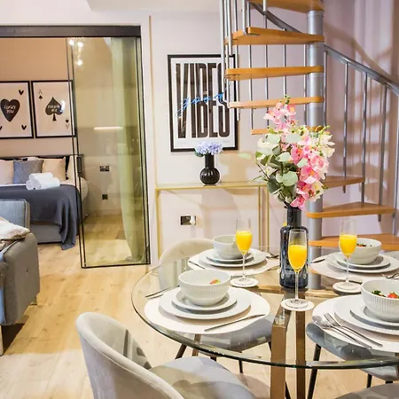 Apartman Spacious 3-bed Retreat - Modern & Super Manchester