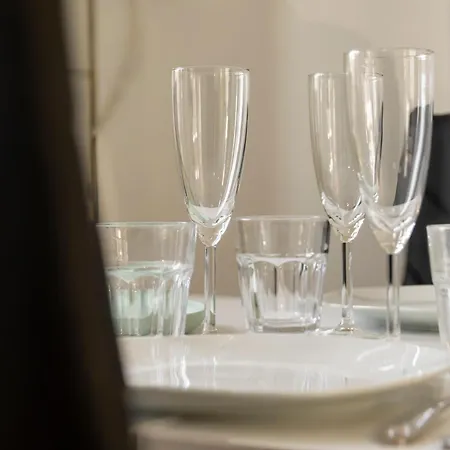 Apartamento Free Parking, Large House For Contractors & Families, Sleeps 6, 15mins To Centre