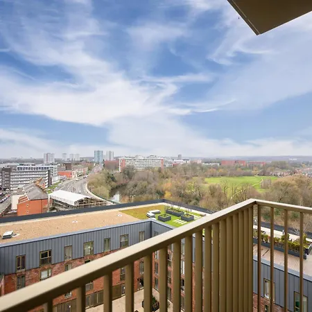 Centre 2 Bedroom Luxury Манчестер