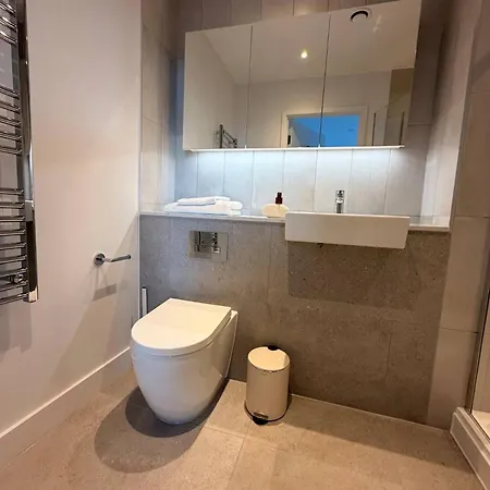 2bed - Sleeps 4 Centre Parking Apartament