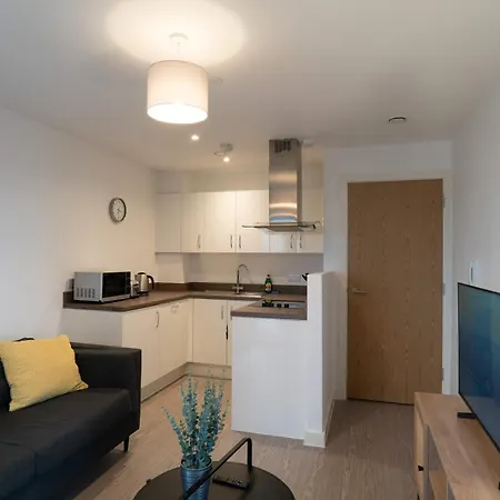 Bright 1 Bed In W Balcony *