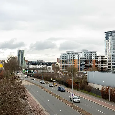 Spacious 2br - Access To Media And Old Trafford With Free Parking