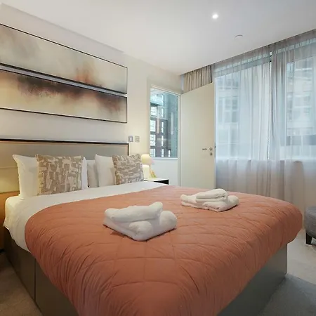 Stylish & Spacious 2 Bedroom 2 Bathroom Manchester