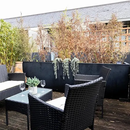 Apartment Stylish & Modern 3br - Garden, Parking & Ps5 Manchester