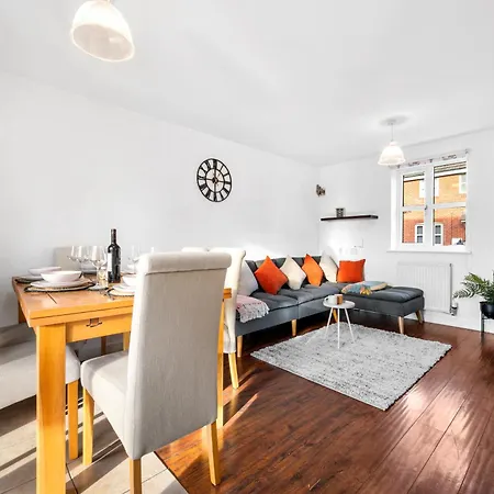 Appartamento Spacious 3 Bed - Parking, Wi-fi & Garden Manchester