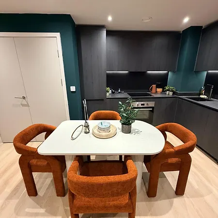 Luxury 2bed Flat Around Victoria St Prázdninový dům Manchester