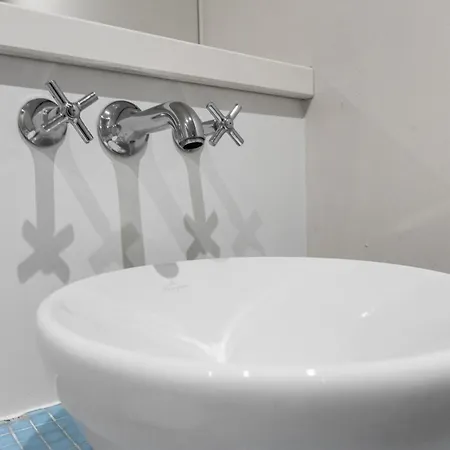 Centre 1b With Free Private Parking & Balcony Apartment Manchester