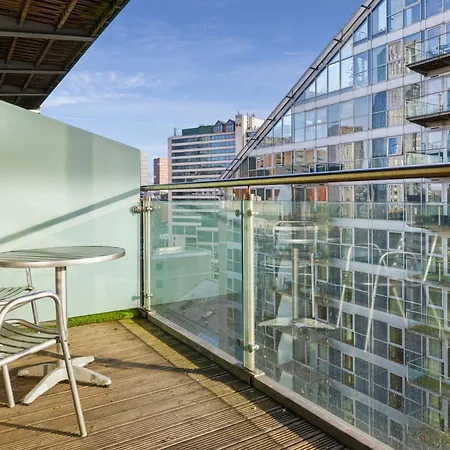 Apartament Centre 1b With Free Private Parking & Balcony