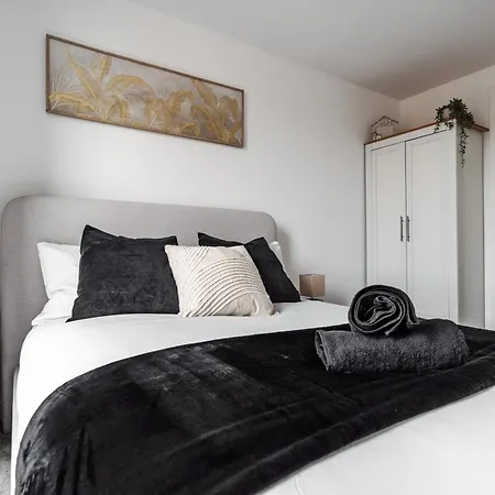 2 Bedroom - Old Trafford - Balcony - Free Parking 公寓