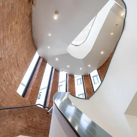 Apartament Spacious 2 Bed Near Media And Old Trafford *