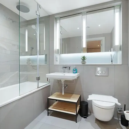 Tranquil And Modern One Bedroom