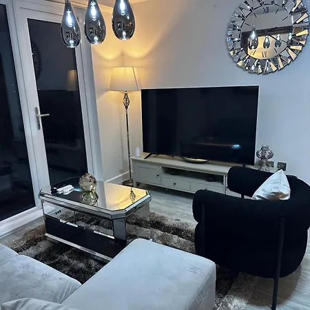 Mega12 Luxury Modern At Centre,2 Bath, 2 Toilets, 2 King Beds,-free Car Park Appartement