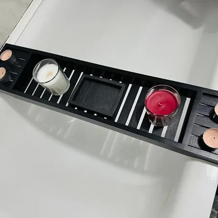 Appartamento Luxury 2-bed Apartment,office With Built-in Tv King Bed, Private Entrance And Free Parking Manchester