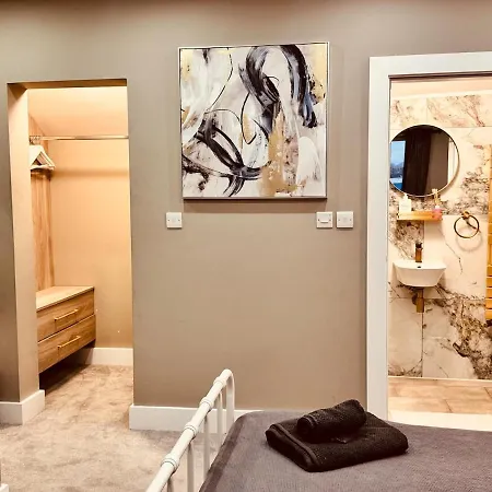 Flat In Manchester, 2 En-suite Beds, Etihad, Coop