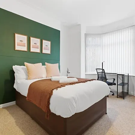 Apartamento Spacious 4 Bedroom House With Pacman,darts, Netflix By Vista Short Lets Mánchester