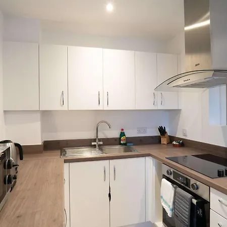 Bright 1 Bed In W Balcony *