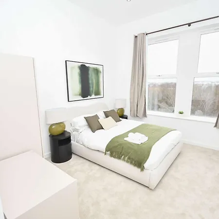 Spacious & Bright 1bed Nr Etihad Stadium Apartamento