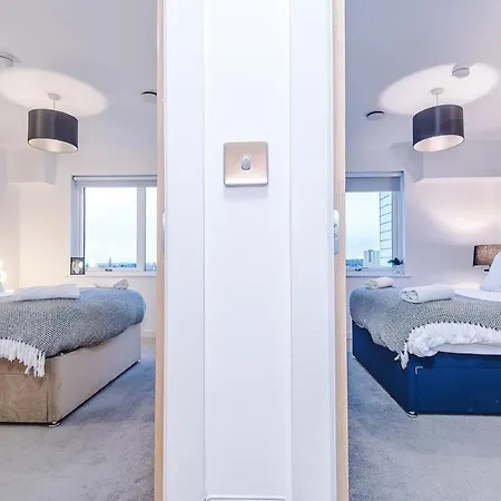 Daire Central, 2 Bedroom, Penthouse Duplex Manchester