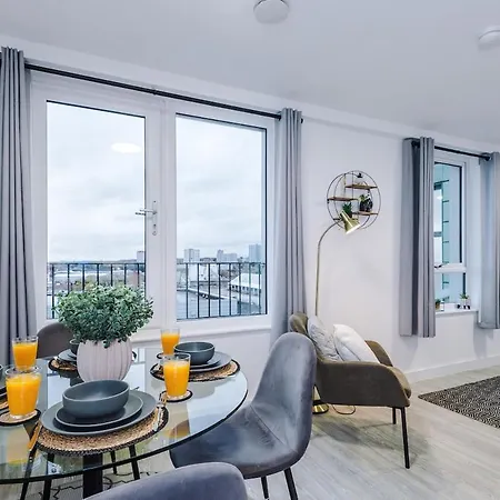 Central, 2 Bedroom, Penthouse Duplex