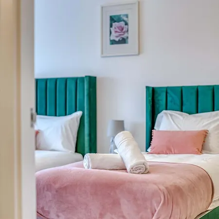 The Trafford Centre - View - Close To Airport - Sleeps 6 Apartamento