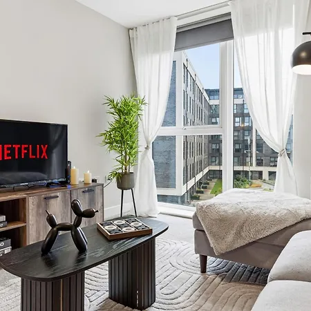 Lux 2bd, Free Parking & Wifi, Near Mcr Center And Media