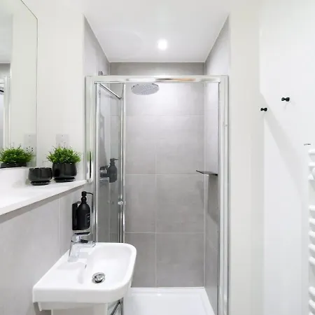 Juniper At The Heim Manchester