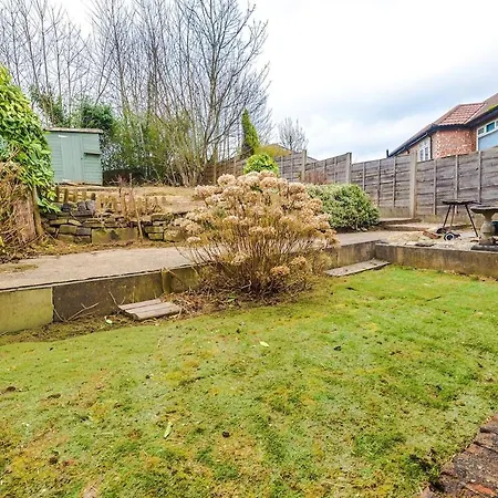 Stylish Home, Sleeps 7, Pool Table, Free Parking, Free Wi-fi, Full Kitchen, Perfect For Groups Manchester