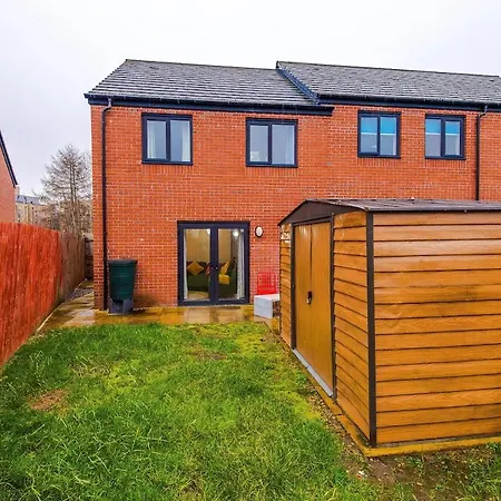 3-Bed Gem By Parydise Properties - Spacious & Elegant Near City Centre & Etihad- Perfect For Business Or Leisure