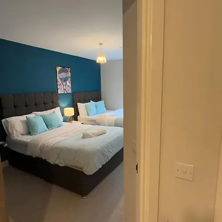 Luxury 5 Bed Centre شقة *