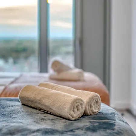 The Trafford Centre - View - Close To Airport - Sleeps 6 Μάντσεστερ