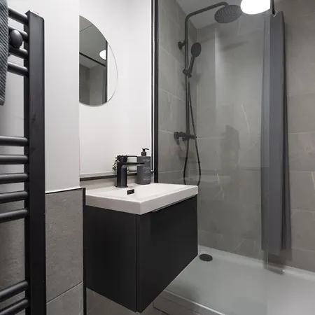 2 Bedroom - Old Trafford - Balcony - Free Parking * Μάντσεστερ